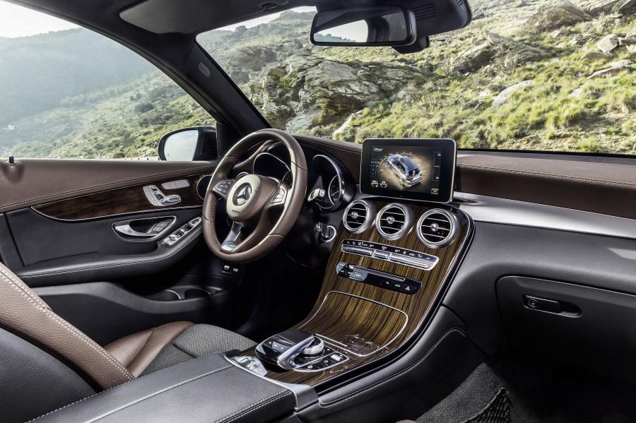  Mercedes-Benz GLC250 d 4Matic Off-Road 2015 года  (фото 12 из 34)